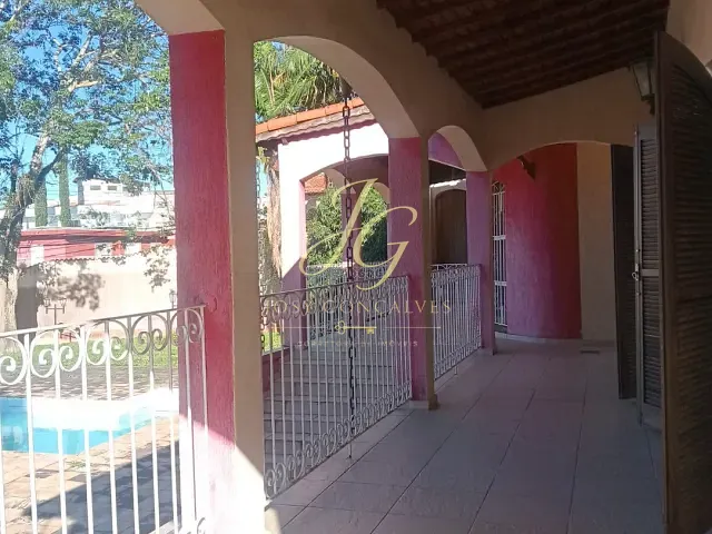 Casa 4 quartos e 6 banheiros, à venda, no bairro Vila Oliveira em Mogi das Cruzes
