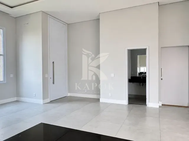 Casa 3 quartos e 6 banheiros, à venda, no bairro Zona Predominantemente Residencial Dois ( ZPR 2) em Nova Odessa