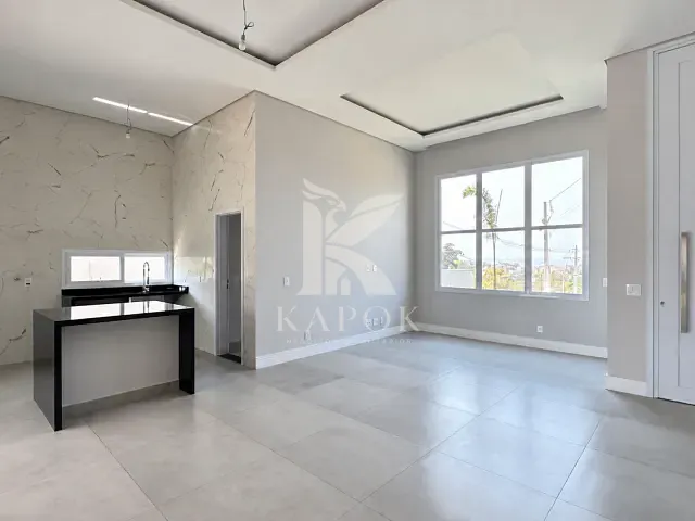 Casa 3 quartos e 6 banheiros, à venda, no bairro Zona Predominantemente Residencial Dois ( ZPR 2) em Nova Odessa