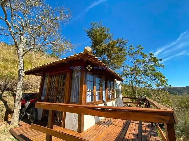 Casa com 22000m² 4 quartos e 1 banheiro, à venda, no bairro Pedro do Rio em Petrópolis