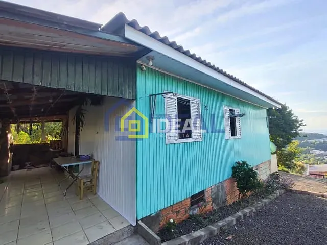 Casa 7 quartos e 3 banheiros, à venda, no bairro Estados em Concórdia