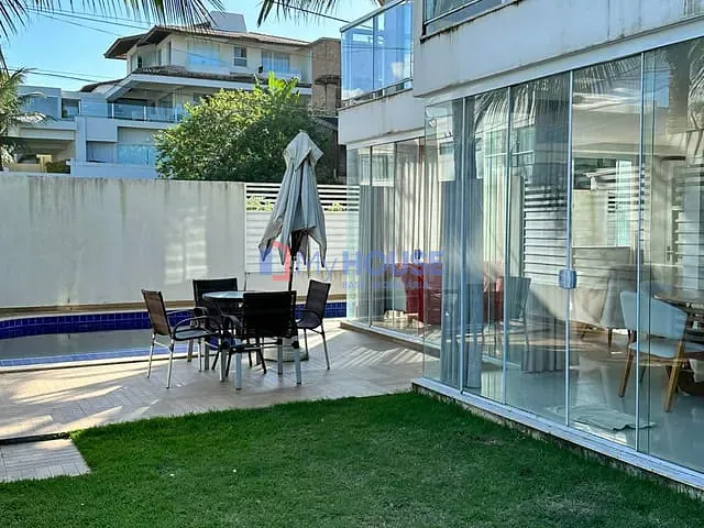 Casa 4 quartos e 5 banheiros, à venda, no bairro Nossa Senhora da Vitória em Ilhéus