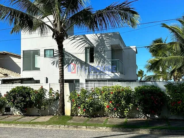 Casa 4 quartos e 5 banheiros, à venda, no bairro Nossa Senhora da Vitória em Ilhéus