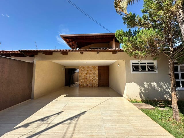 Casa 3 quartos e 4 banheiros, à venda, no bairro Anhanguera em Goiânia
