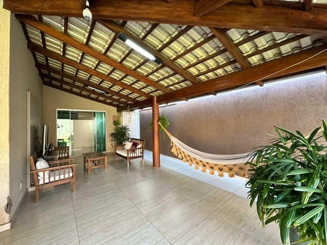 Casa 3 quartos e 4 banheiros, à venda, no bairro Anhanguera em Goiânia