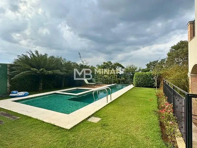 Casa com 980m² 3 quartos e 6 banheiros, à venda, no bairro Alphaville em Santana de Parnaíba