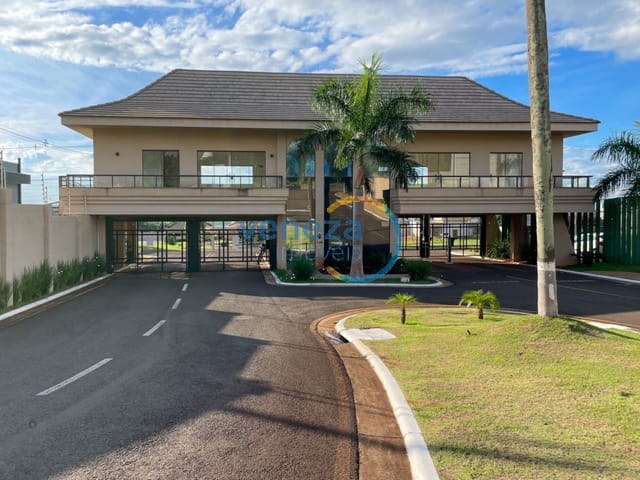 Casa com 382m² 2 quartos e 4 banheiros, à venda, no bairro Marumbi em Londrina