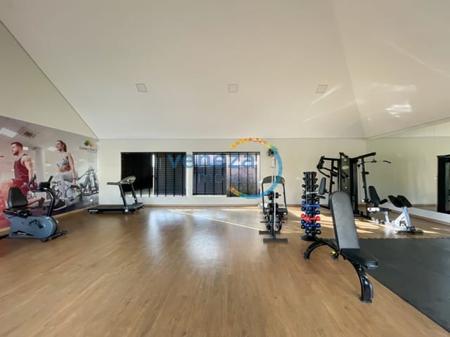 Casa com 382m² 2 quartos e 4 banheiros, à venda, no bairro Marumbi em Londrina