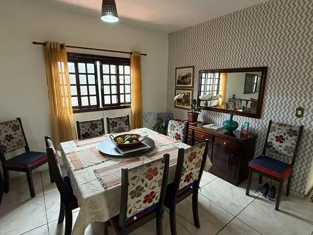 Casa com 250m² 3 quartos e 2 banheiros, à venda, no bairro Jardim das Indústrias em São José dos Campos