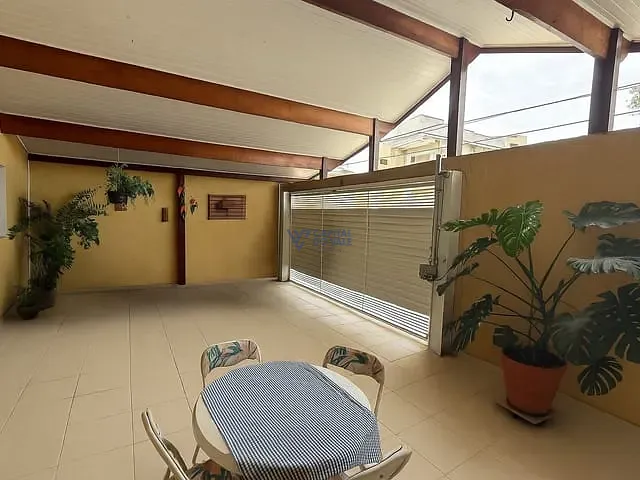 Casa com 250m² 3 quartos e 2 banheiros, à venda, no bairro Jardim das Indústrias em São José dos Campos