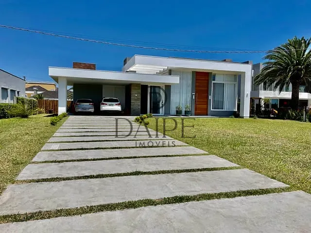 Casa com 600m² 4 quartos e 5 banheiros, à venda, no bairro Atlântida-Sul em Xangri-Lá