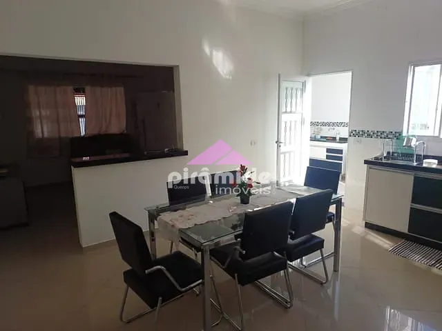 Casa com 175m² 2 quartos e 2 banheiros, à venda, no bairro Residencial Parque dos Sinos em Jacareí