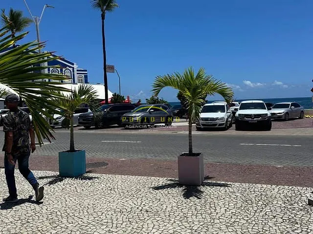 Casa com 380m², à venda, no bairro Rio Vermelho em Salvador