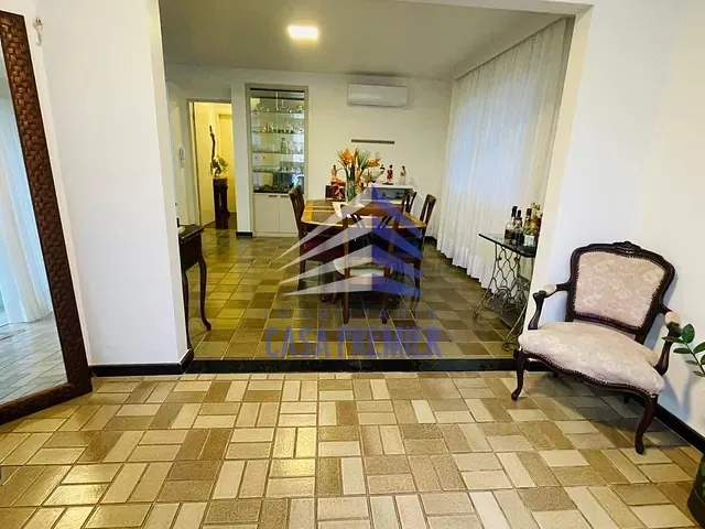 Casa 4 quartos e 5 banheiros, à venda, no bairro São Francisco em Ilhéus