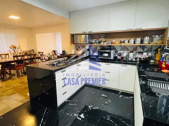 Casa 4 quartos e 5 banheiros, à venda, no bairro São Francisco em Ilhéus