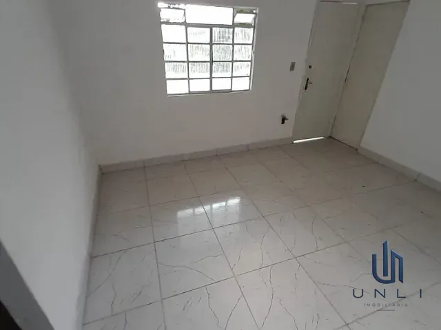 Casa 1 quarto e 1 banheiro, para alugar, no bairro Jardim Amália em Volta Redonda