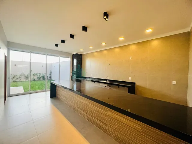 Casa com 260m² 3 quartos e 3 banheiros, à venda, no bairro Campo Belo em Catalão
