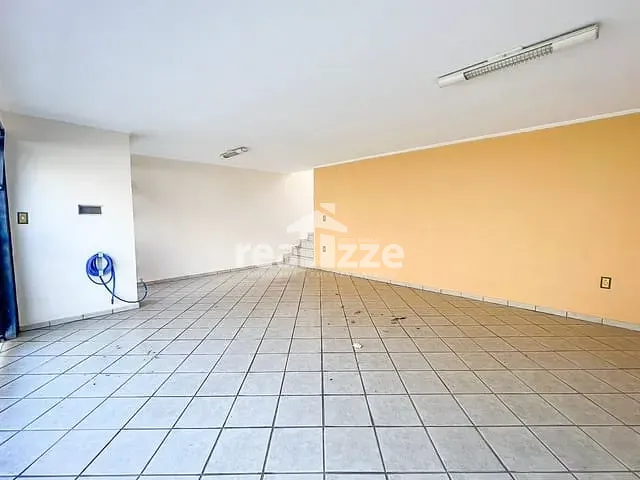 Casa com 157m² 3 quartos e 2 banheiros, à venda, no bairro Centro em Itapira