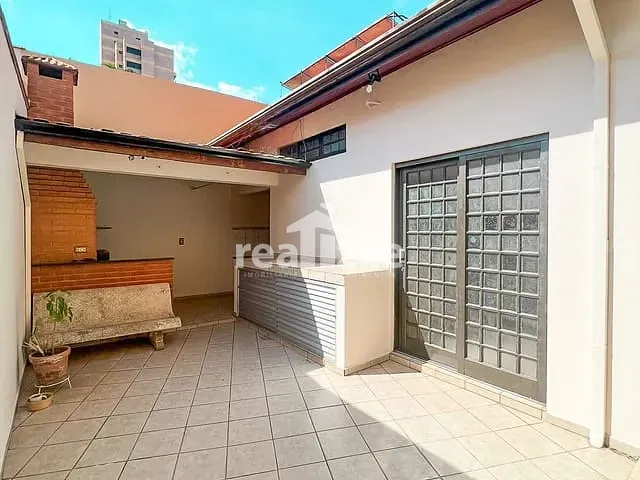Casa com 157m² 3 quartos e 2 banheiros, à venda, no bairro Centro em Itapira