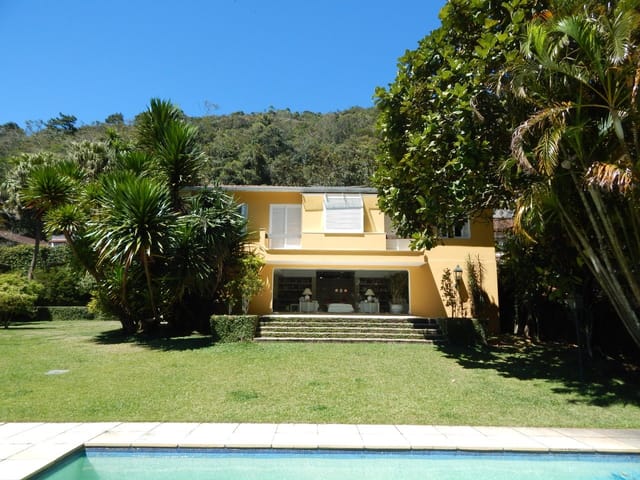Casa com 1826m², à venda, no bairro Quitandinha em Petrópolis