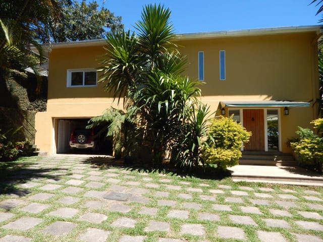 Casa com 1826m², à venda, no bairro Quitandinha em Petrópolis