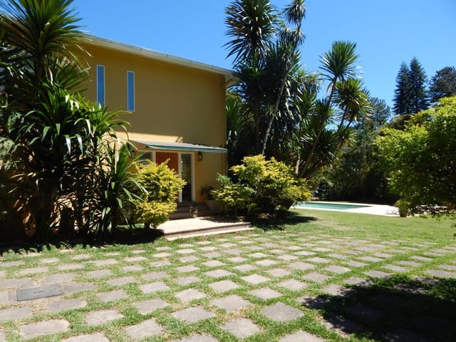 Casa com 1826m², à venda, no bairro Quitandinha em Petrópolis