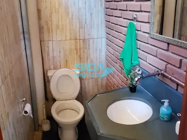 Casa com 219m² 2 quartos e 1 banheiro, à venda, no bairro Vila Nossa Senhora Aparecida em Pouso Alegre