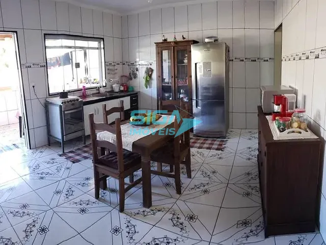 Casa com 219m² 2 quartos e 1 banheiro, à venda, no bairro Vila Nossa Senhora Aparecida em Pouso Alegre