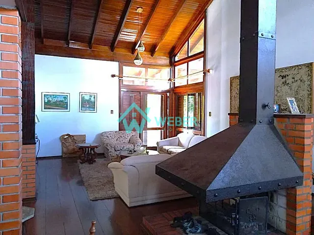 Casa com 693m² 3 quartos e 2 banheiros, à venda, no bairro Pinheiro em São Leopoldo
