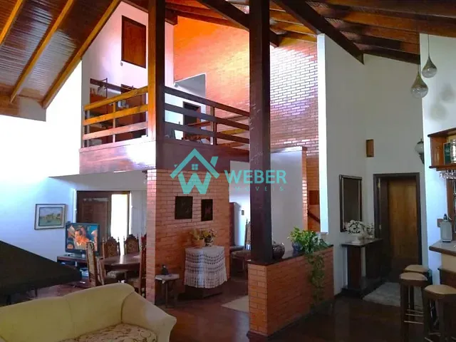 Casa com 693m² 3 quartos e 2 banheiros, à venda, no bairro Pinheiro em São Leopoldo