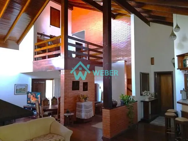 Casa com 693m² 3 quartos e 2 banheiros, à venda, no bairro Pinheiro em São Leopoldo