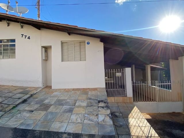 Casa com 300m², à venda, no bairro Agenor em Extrema