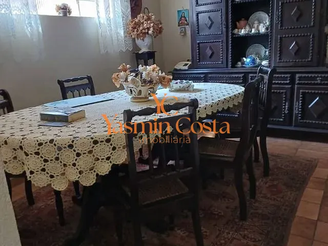 Casa com 345m² 4 quartos e 1 banheiro, à venda, no bairro Centro em Cambuí