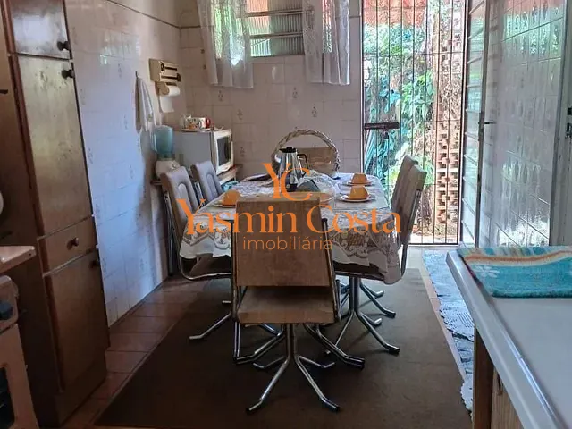 Casa com 345m² 4 quartos e 1 banheiro, à venda, no bairro Centro em Cambuí