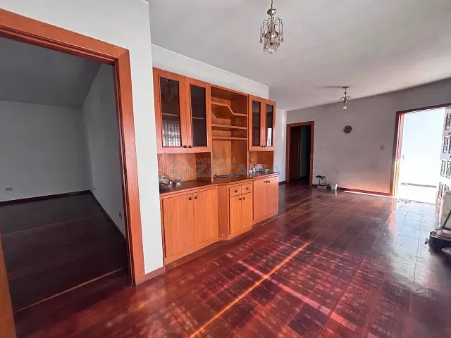 Casa 4 quartos e 4 banheiros, à venda, no bairro Vila Agari em Apucarana