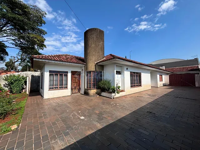 Casa 4 quartos e 4 banheiros, à venda, no bairro Vila Agari em Apucarana