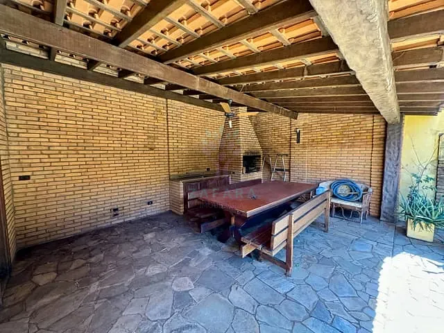 Casa com 720m² 3 quartos e 5 banheiros, à venda, no bairro Jardim São Bento em Campo Grande