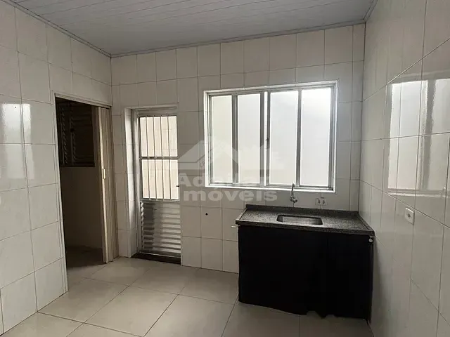 Casa com 40m² 1 quarto e 1 banheiro, para alugar, no bairro Vila Nogueira em Diadema