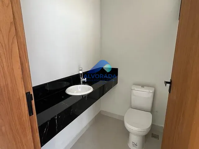 Casa com 300m² 3 quartos e 4 banheiros, à venda, no bairro Condomínio Terras do Vale em Caçapava