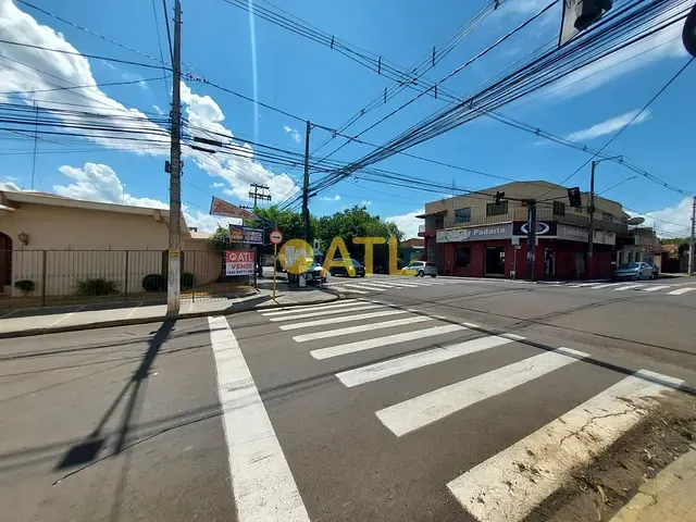 Casa com 398m², para alugar, no bairro Vila Mano em Ourinhos