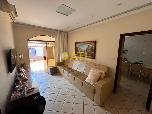Casa com 398m², para alugar, no bairro Vila Mano em Ourinhos