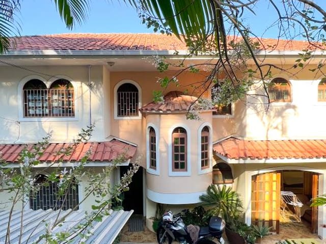 Casa com 900m² 4 quartos e 5 banheiros, à venda, no bairro Saco dos Limões em Florianópolis