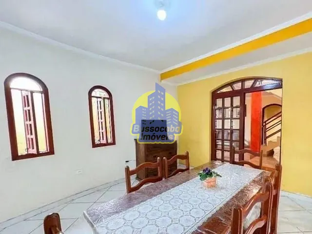 Casa com 393m² 5 quartos e 5 banheiros, à venda, no bairro Vila Yara em Osasco