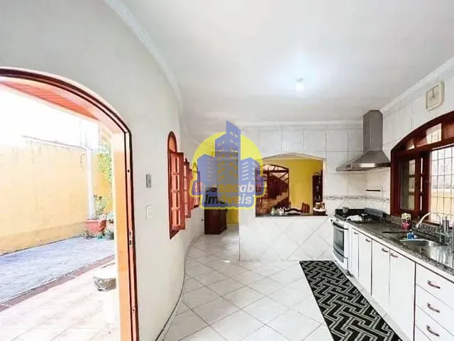Casa com 393m² 5 quartos e 5 banheiros, à venda, no bairro Vila Yara em Osasco