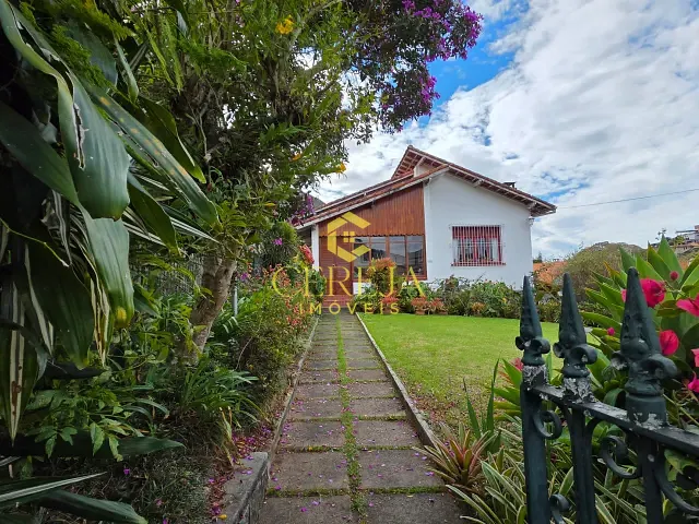 Casa com 480m² 3 quartos e 3 banheiros, à venda, no bairro Vale dos Pinheiros em Nova Friburgo