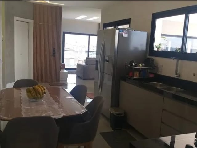 Casa com 560m² 4 quartos e 2 banheiros, à venda, no bairro Cidade Parquelandia em Mogi das Cruzes