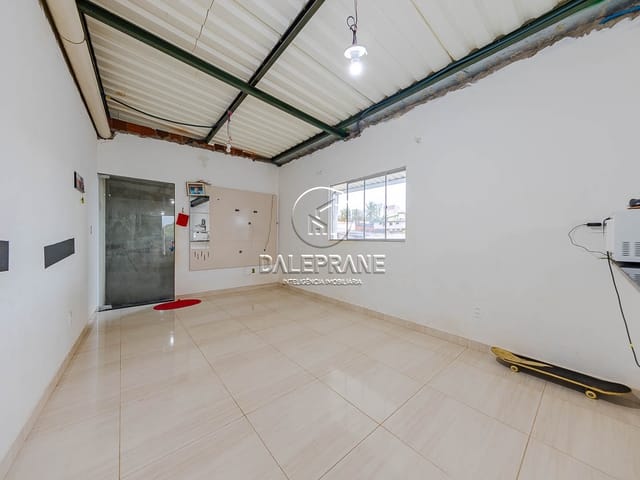 Casa com 400m² 2 quartos e 2 banheiros, à venda, no bairro Guará I em Brasília