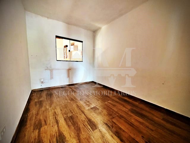 Casa com 95m² 2 quartos e 1 banheiro, à venda, no bairro Belvedere em Jaguariaíva