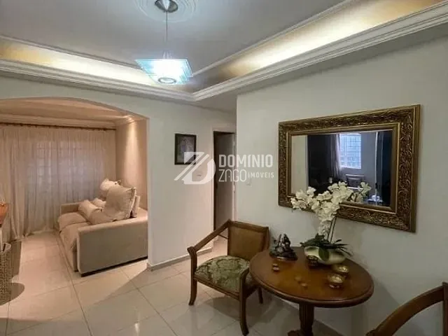 Casa com 300m² 3 quartos e 4 banheiros, à venda, no bairro Conjunto Frei Eugênio em Uberaba