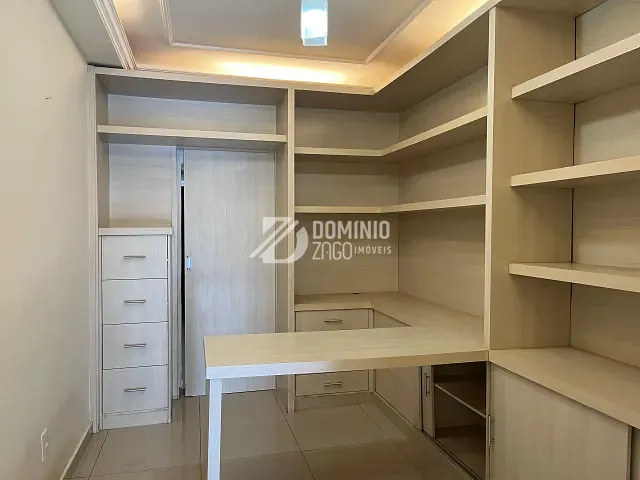 Casa com 300m² 3 quartos e 4 banheiros, à venda, no bairro Conjunto Frei Eugênio em Uberaba